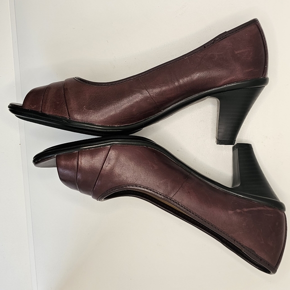 Strictly Comfort Burgundy Heels Peep Toe Size 8 - Picture 4 of 11